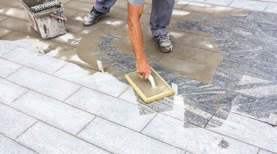 Professional gutter cleaning in Piru, CA